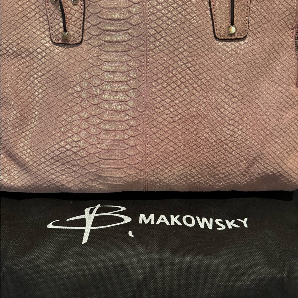 B. Makowsky Pink Textured Travel Bag - Picture 2 of 5
